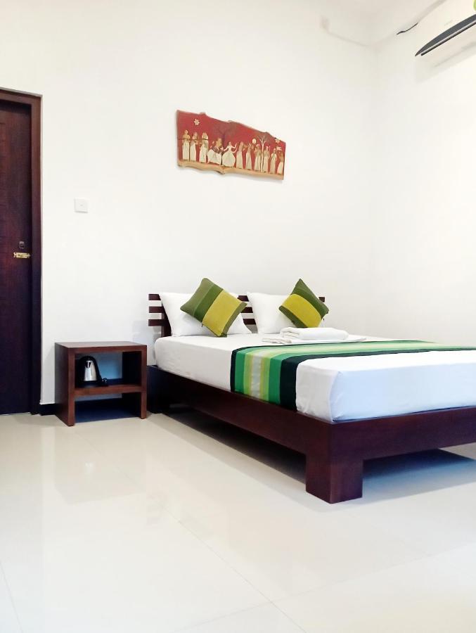 The Ritz Hikkaduwa Hotell Exteriör bild