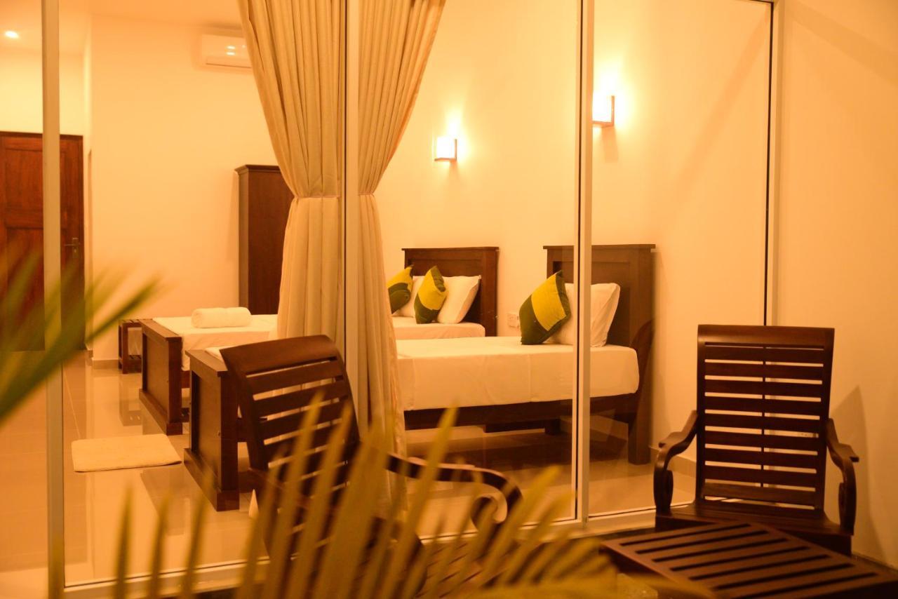The Ritz Hikkaduwa Hotell Exteriör bild
