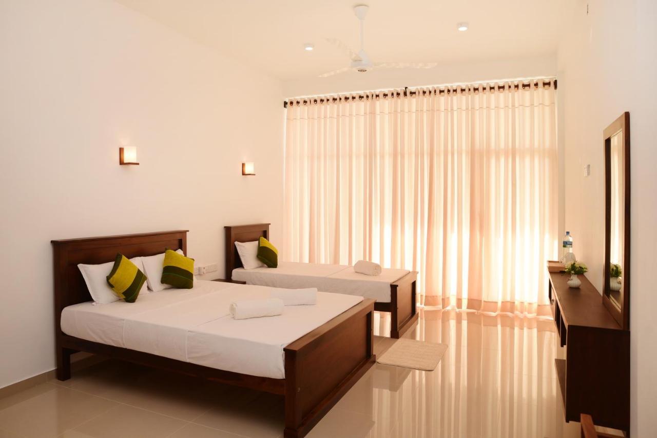 The Ritz Hikkaduwa Hotell Exteriör bild